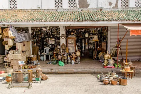 The Port at Dawn: Casablanca's Fish Market and the Grill Stalls That Follow